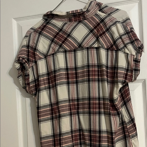 Plaid Button-Up Shirt - Picture 4 of 4
